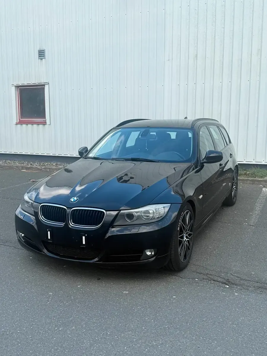 Gebraucht BMW 320 Efficient Dynamics 163 PS (119 kW) 2011 Schwarz Kombi