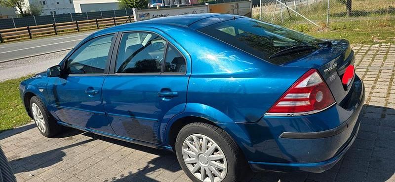 Blau Gebraucht 2006 Ford Mondeo Trend Limousine | 2.300 € (Fairer Preis) - Bild 1/4
