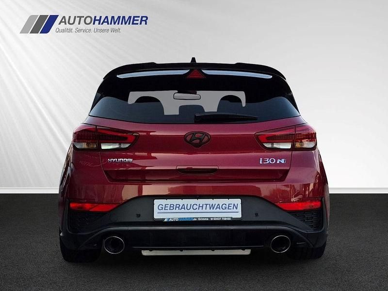 Gebraucht Hyundai i30 Comfort 280 PS (205 kW) 2022 Rot Limousine