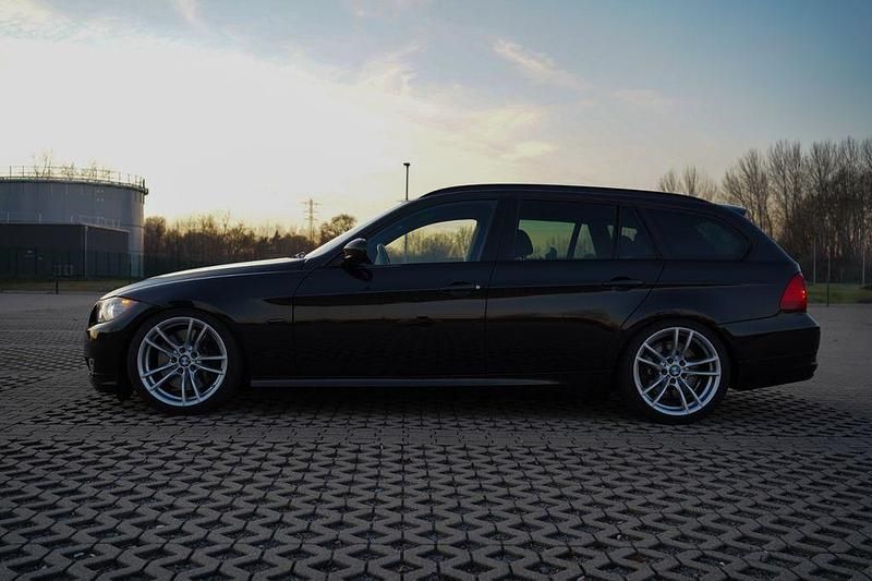 Gebraucht BMW 335 Shadowline 306 PS (225 kW) 2011 Schwarz Kombi