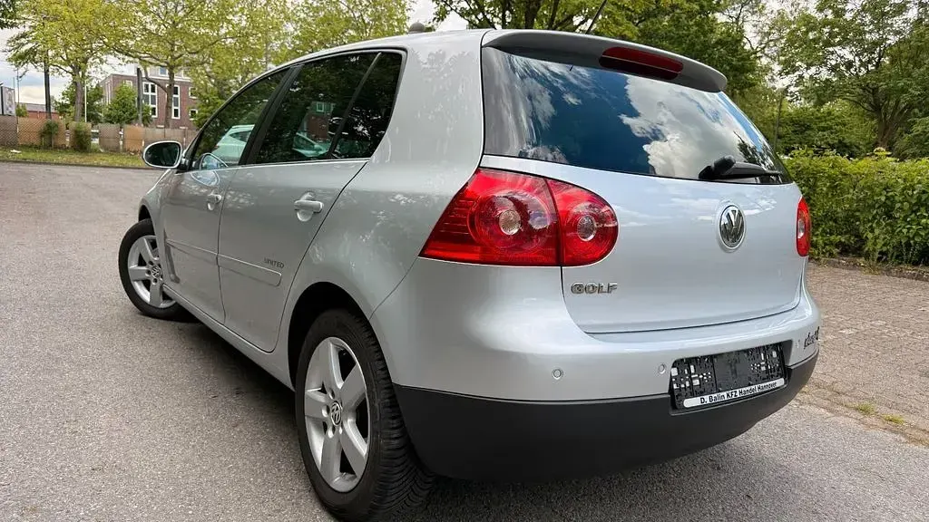 Gebraucht VW Golf VI United 80 PS (58 kW) 2008 Silber Kleinwagen