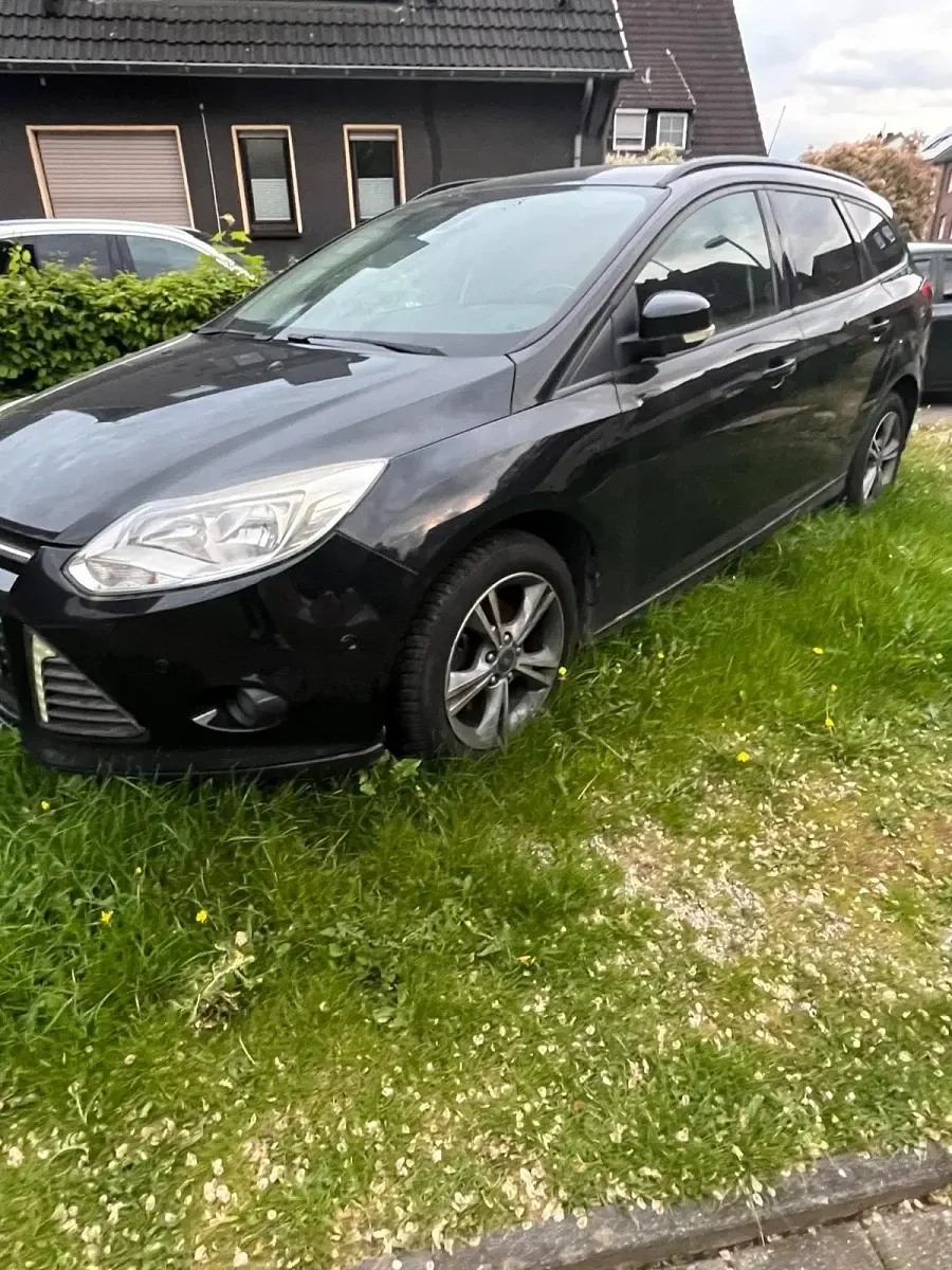 Usata Ford Focus 115 CV (84 kW) 2014 Nero Station wagon