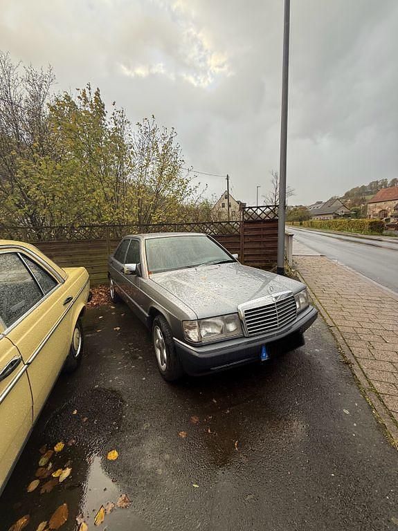 Gebraucht Mercedes 190 75 PS (55 kW) 1991 Grau Limousine