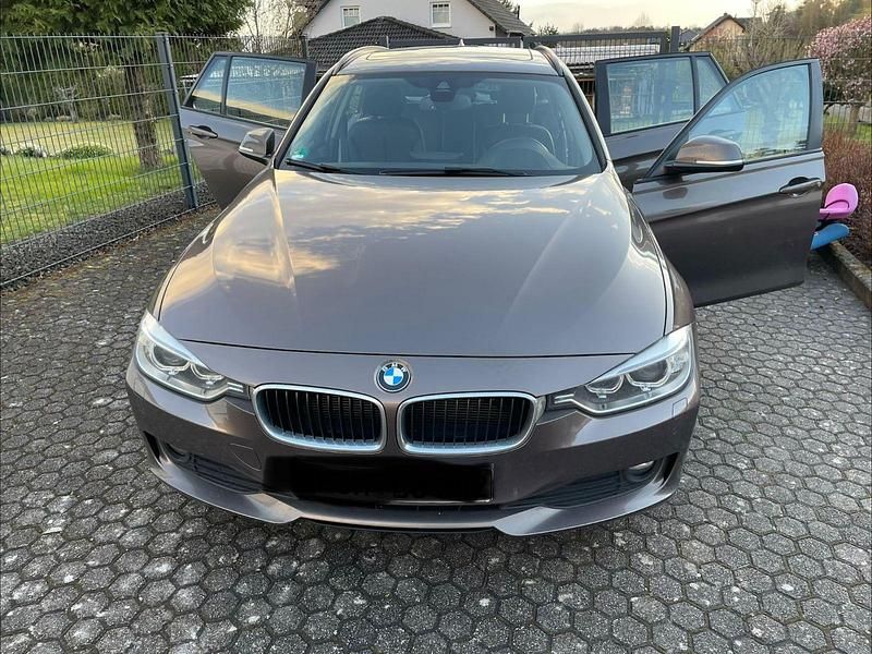 Gebraucht BMW 320 Efficient Dynamics 163 PS (119 kW) 2014 Braun Kombi