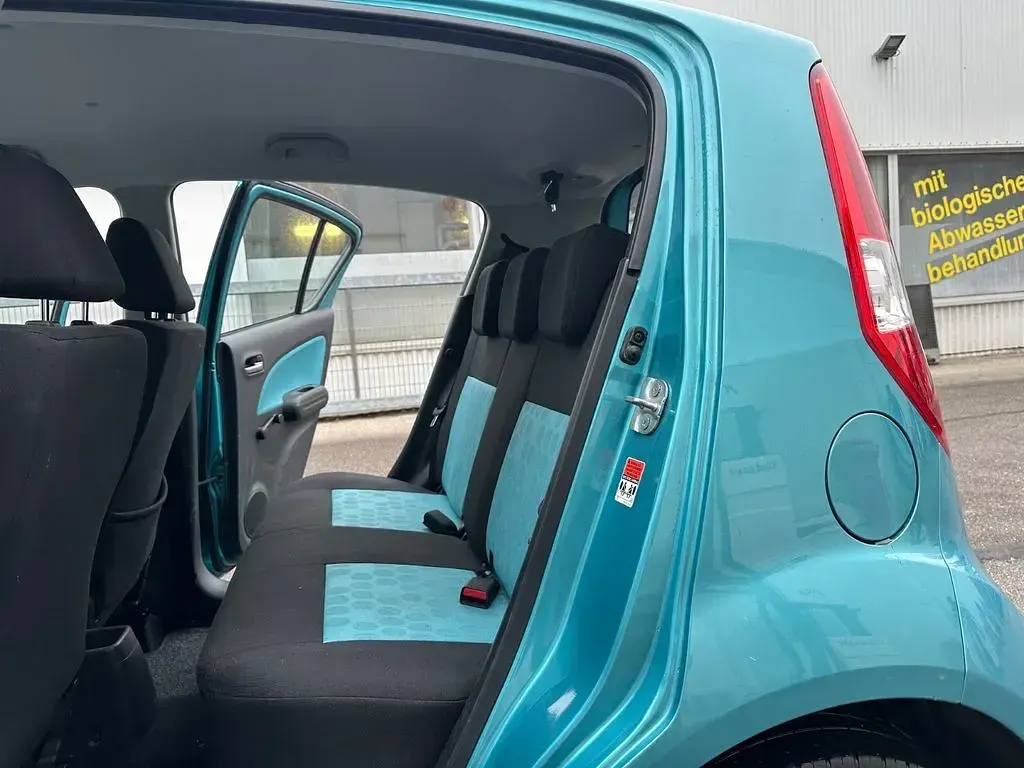 Gebraucht Suzuki Splash 86 PS (63 kW) 2009 Blau Kleinwagen