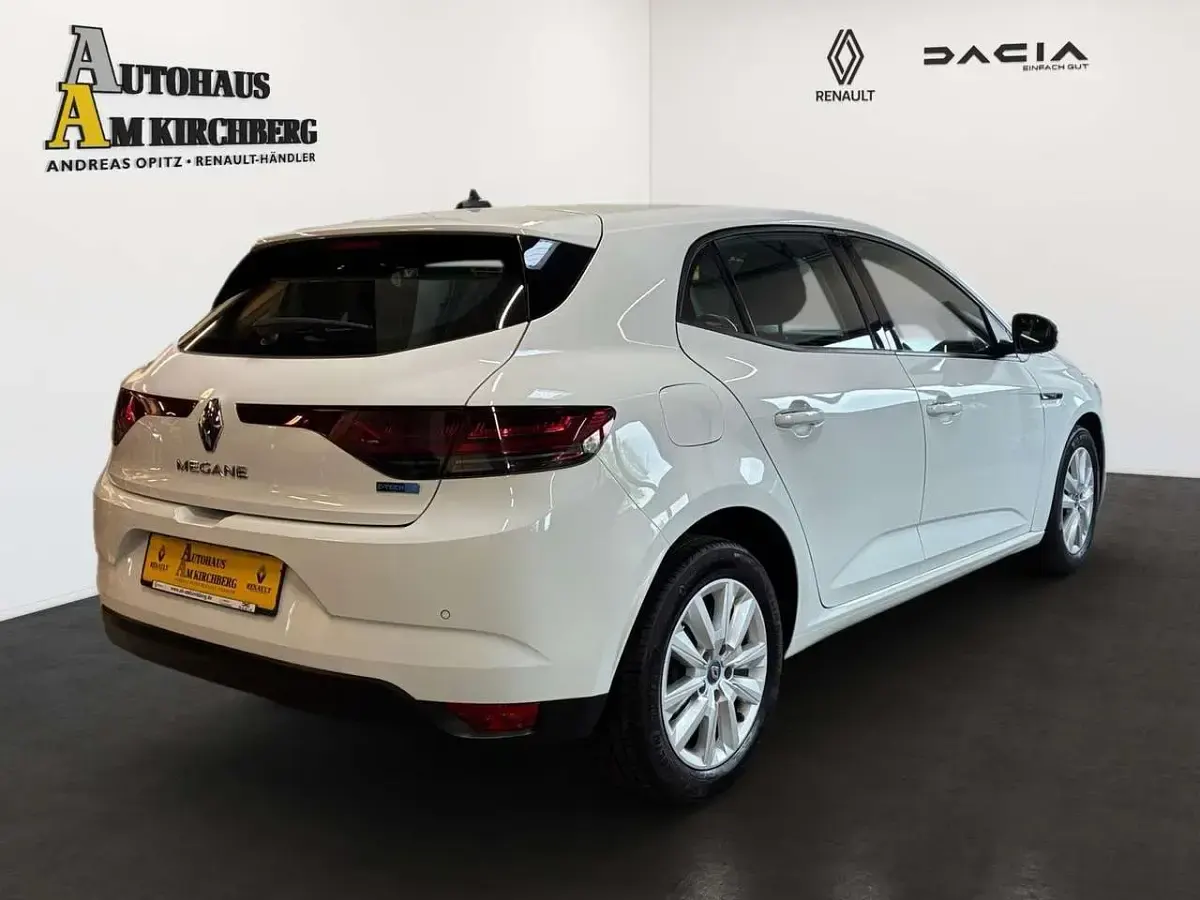 Occasion Renault Mégane 94 ch (69 kW) 2022 Blanc Berline