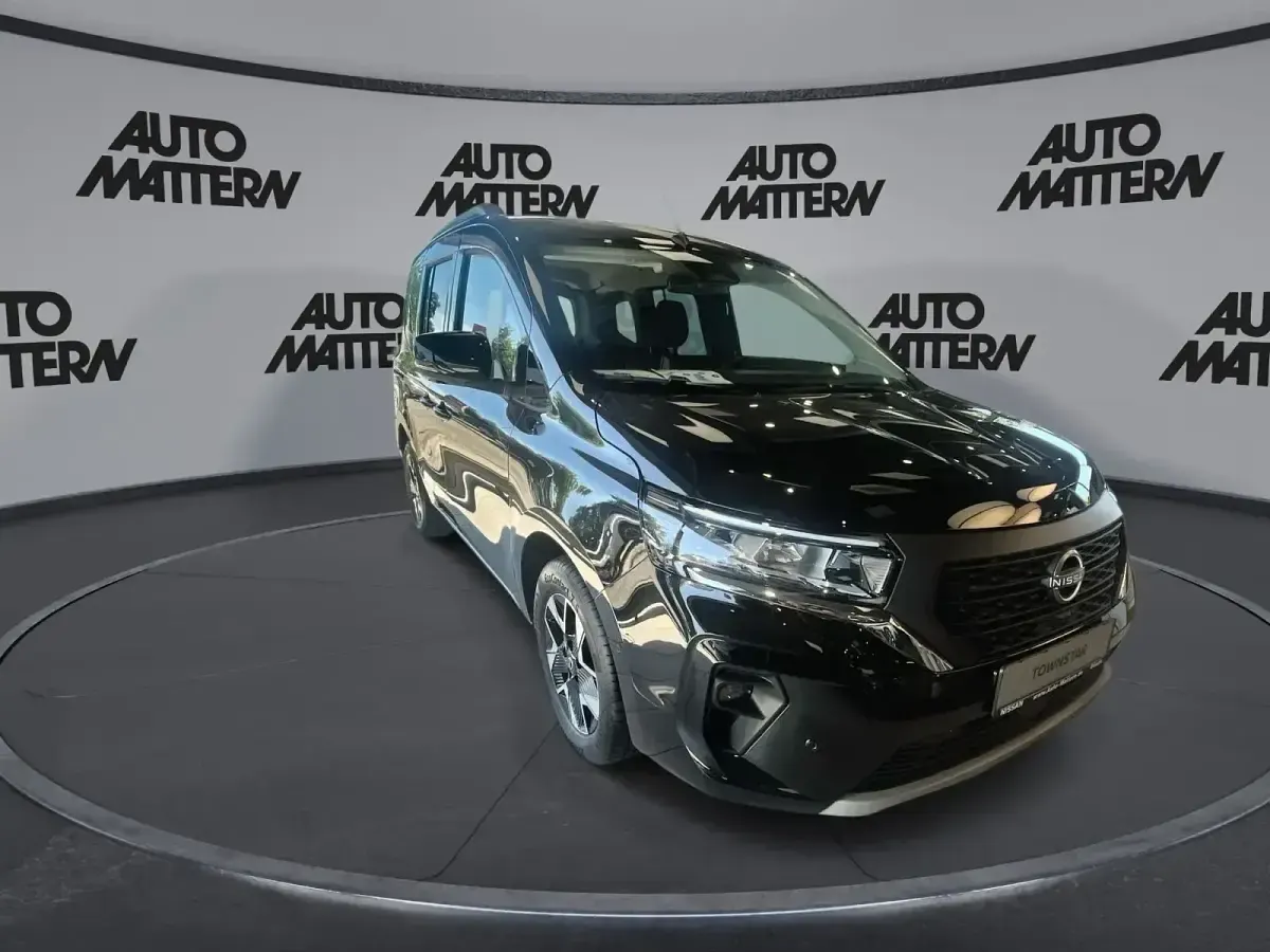 Neu Nissan Townstar Tekna 96 PS (70 kW) 2026 Schwarz Van / Kleinbus