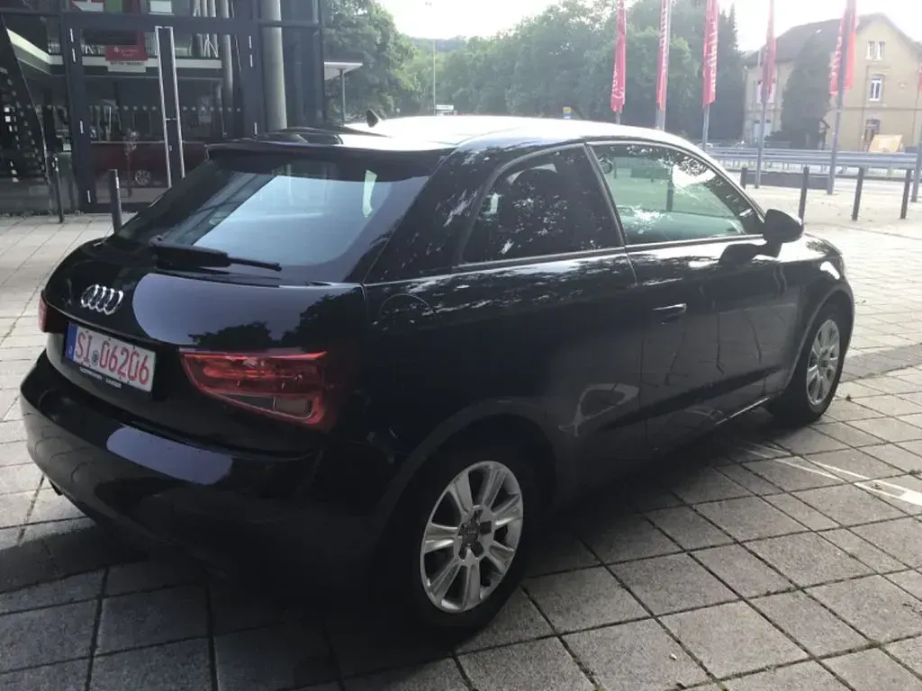 Gebraucht Audi A1 Attraction 86 PS (63 kW) 2011 Schwarz Kleinwagen