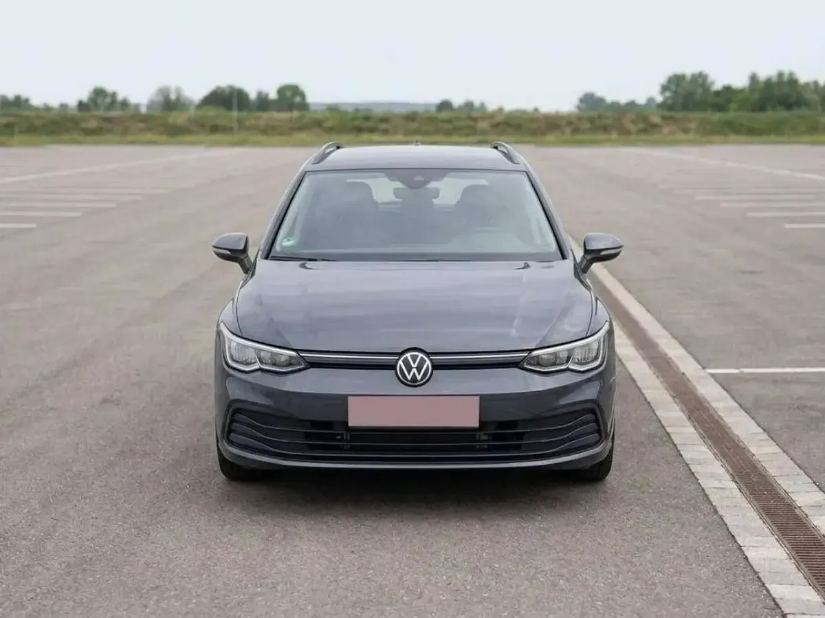 Gebraucht VW Golf VIII 116 PS (85 kW) 2022 Grau Kombi