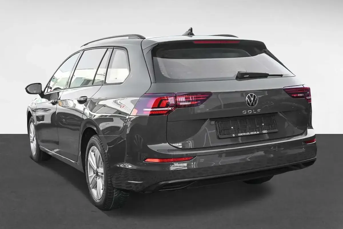 Gebraucht VW Golf VIII Life 116 PS (85 kW) 2026 Uranograu Kombi