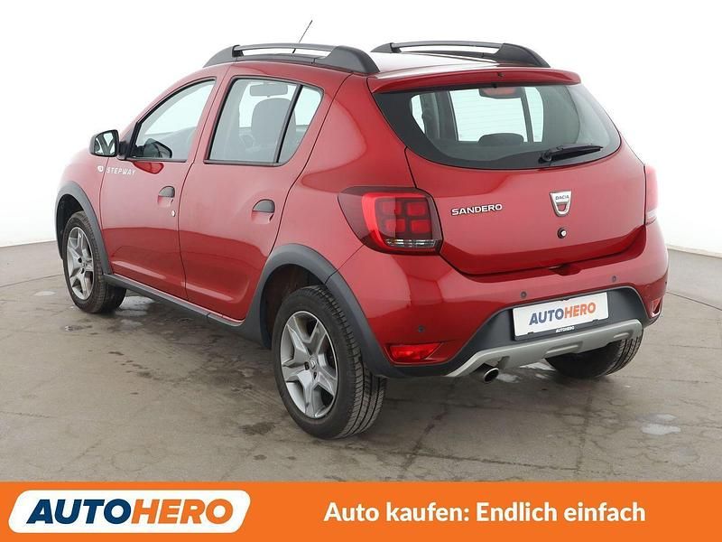 Gebraucht Dacia Sandero Prestige 90 PS (66 kW) 2019 Rot Kleinwagen
