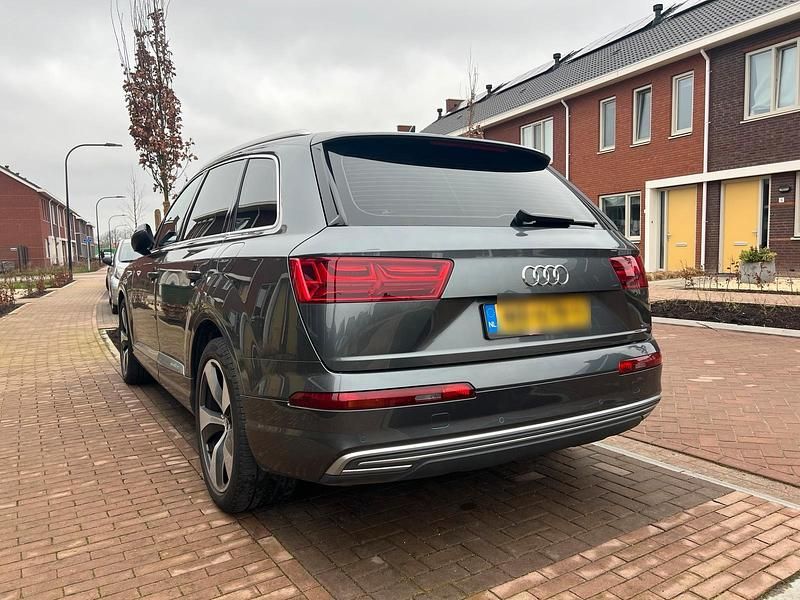 Gebraucht Audi Q7 S-Line 374 PS (275 kW) 2016 Grau SUV