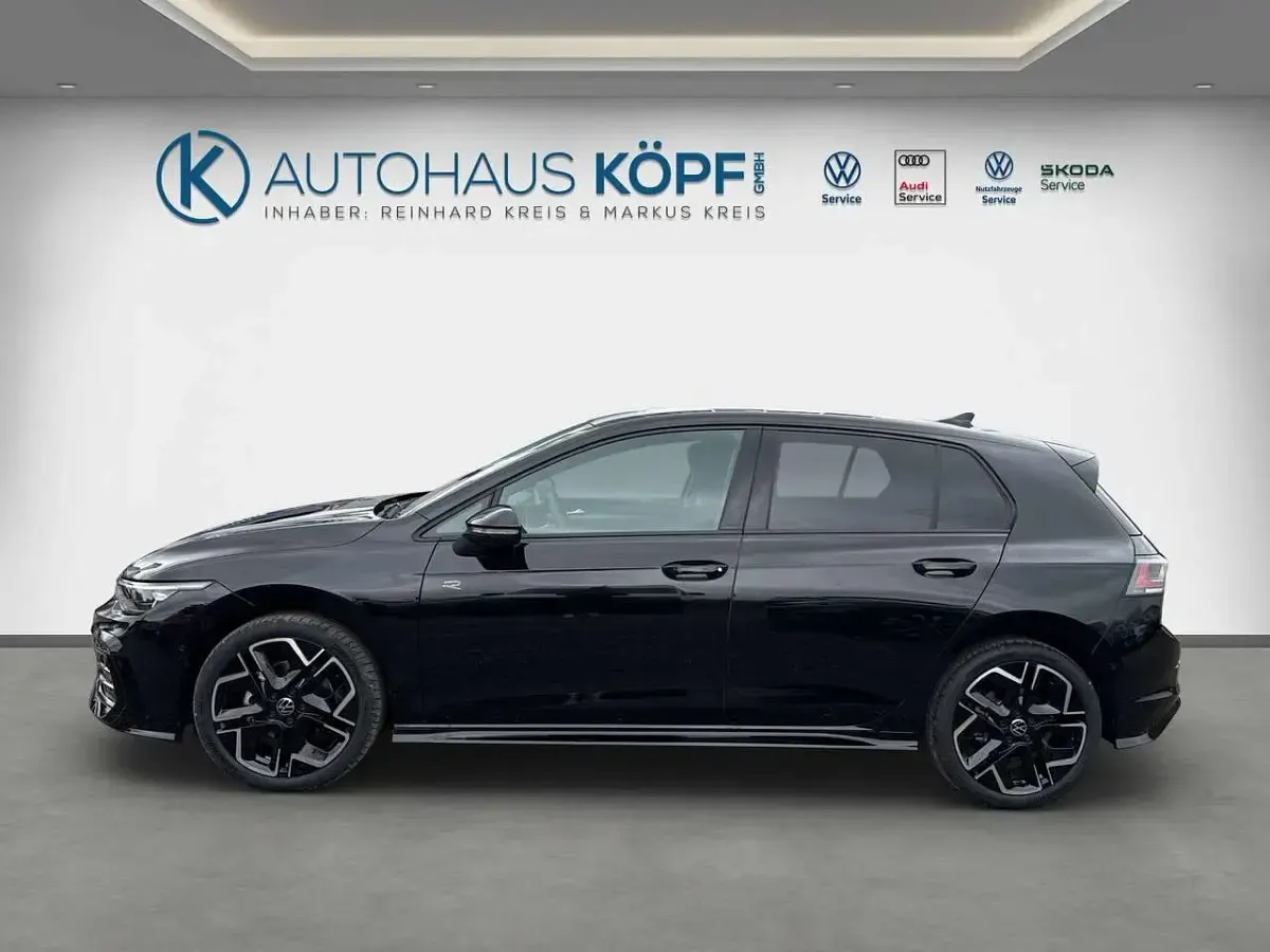 Neu VW Golf VIII Style 150 PS (110 kW) 2026 Grenadillschwarz metallic Limousine