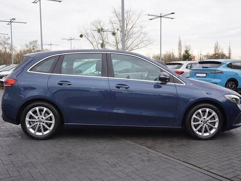 Gebraucht Mercedes B220 Progressive 190 PS (139 kW) 2019 Blau Van / Kleinbus