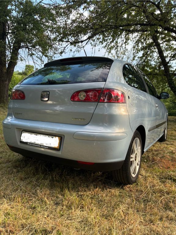 Blau Gebraucht 2002 Seat Ibiza Limousine | 1.150 € (Guter Preis) - Bild 1/4