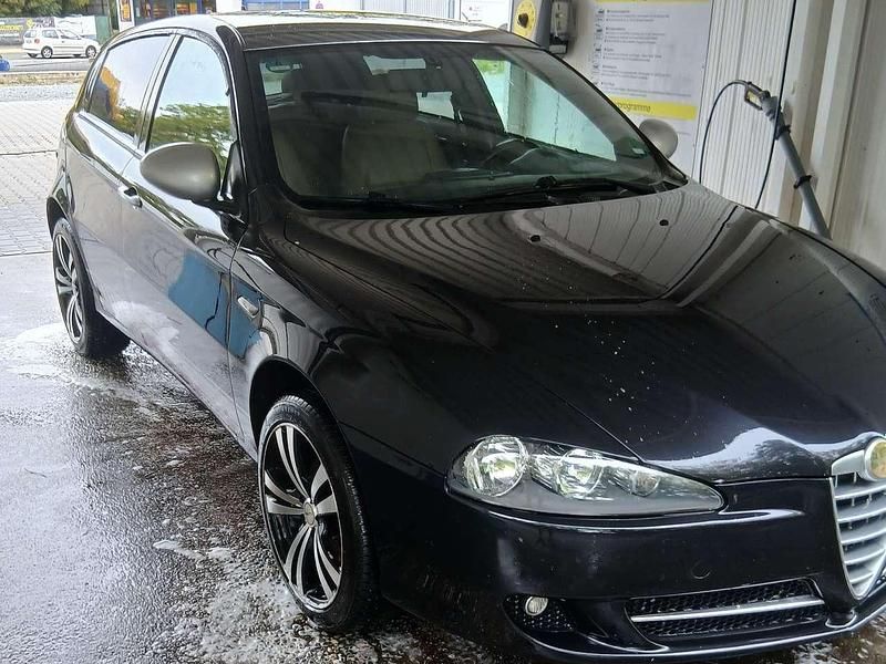 Schwarz Gebraucht 2010 Alfa Romeo 147 Kleinwagen | 3.150 € (Fairer Preis) - Bild 1/4