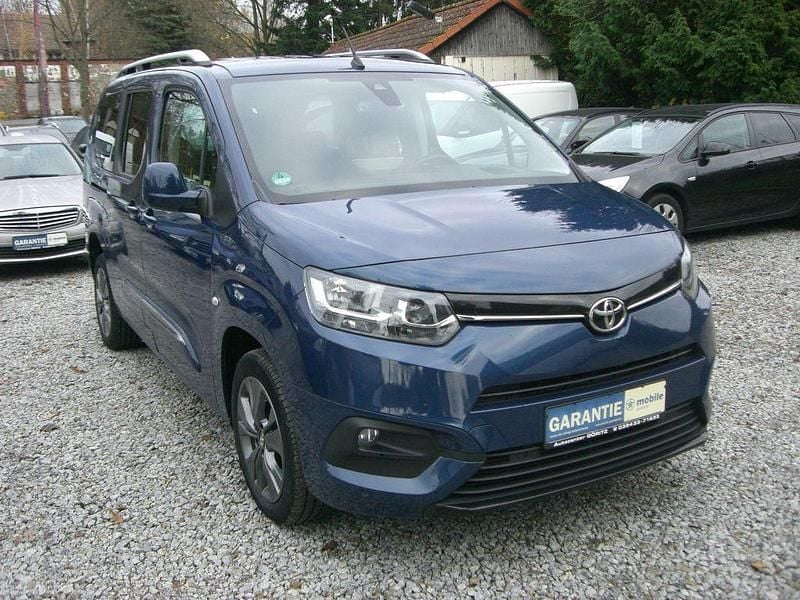 Blau Gebraucht 2020 Toyota Proace Verso City Kombi | 24.990 € (Etwas zu teuer) - Bild 1/4