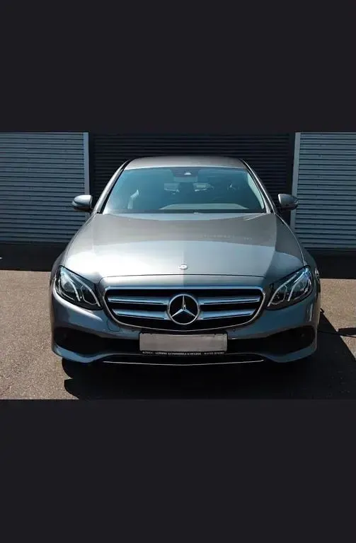 Gebraucht Mercedes E200 184 PS (135 kW) 2016 Grau Limousine