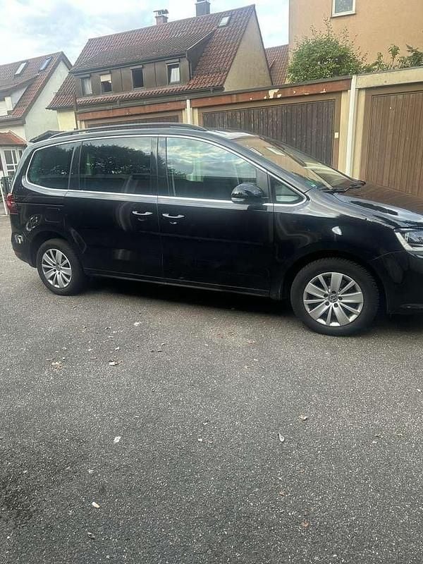 Gebraucht VW Sharan Comfortline 150 PS (110 kW) 2020 Van / Kleinbus