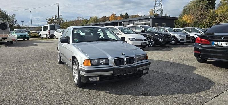 Gebraucht BMW 318 116 PS (85 kW) 1997 Silber Limousine