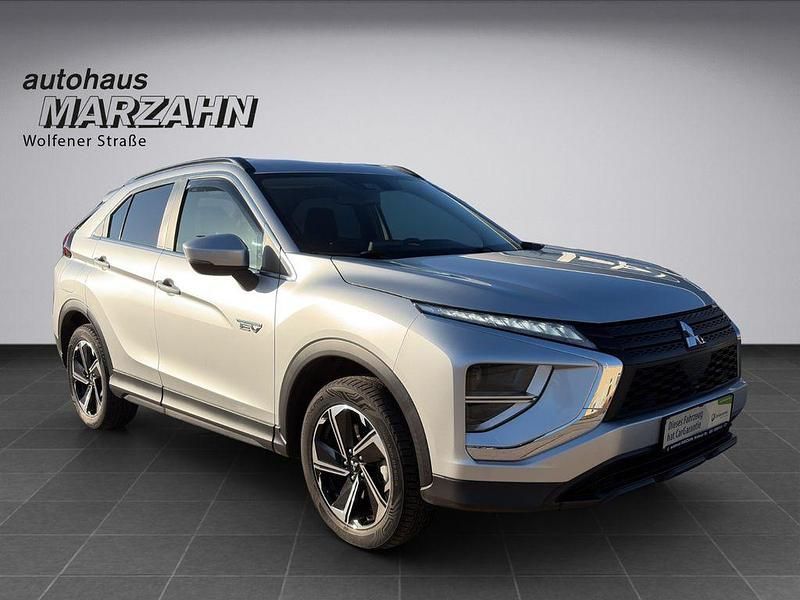 Gebraucht Mitsubishi Eclipse Cross Basis 188 PS (138 kW) 2021 Silber SUV