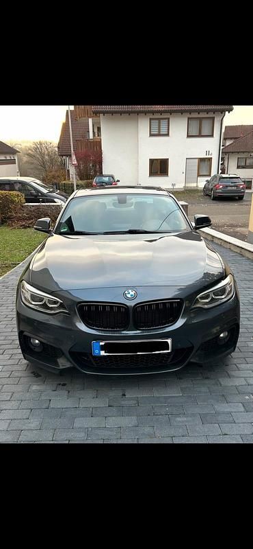 Grau Gebraucht 2015 BMW 218 M Sport Coupé | 14.500 € (Fairer Preis) - Bild 1/4