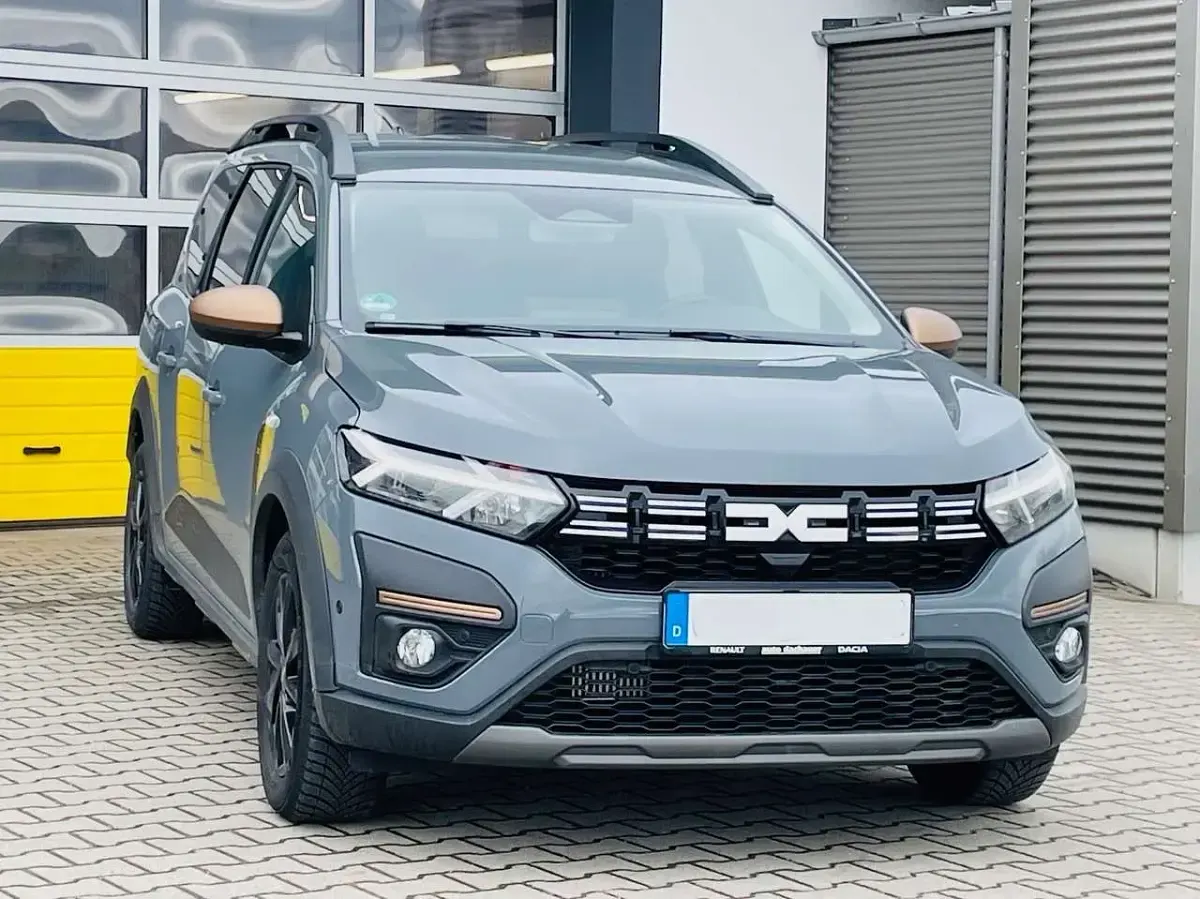 Gebraucht Dacia Jogger Extreme 110 PS (80 kW) 2024 Schiefergrau Van / Kleinbus