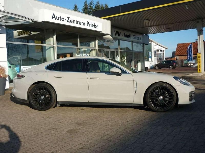 Gebraucht Porsche Panamera 330 PS (242 kW) 2022 Kreide Coupé