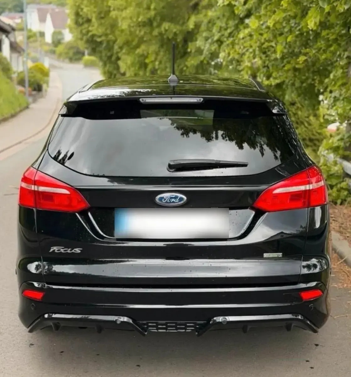 Używany Ford Focus ST-Line 140 KM (102 kW) 2018 Czarny Kombi