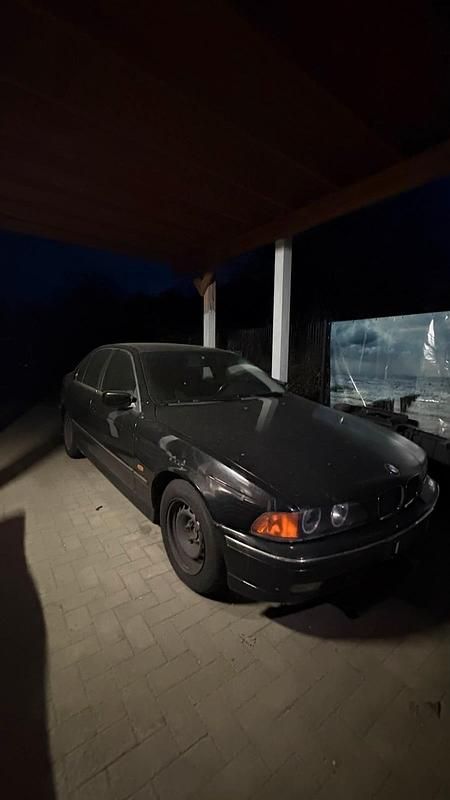 Gebraucht BMW 523 170 PS (125 kW) 1998 Schwarz Limousine