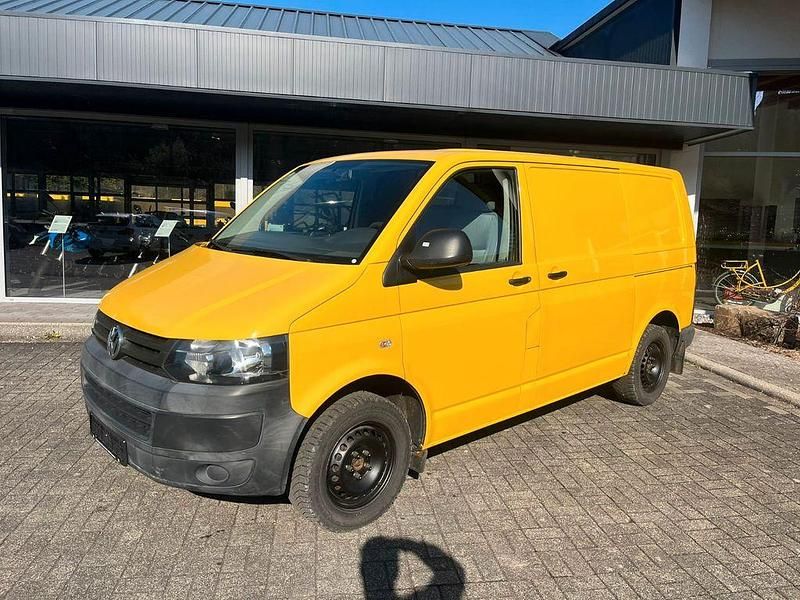 Second-hand VW Transporter 84 CP (61 kW) 2013 Galben Van