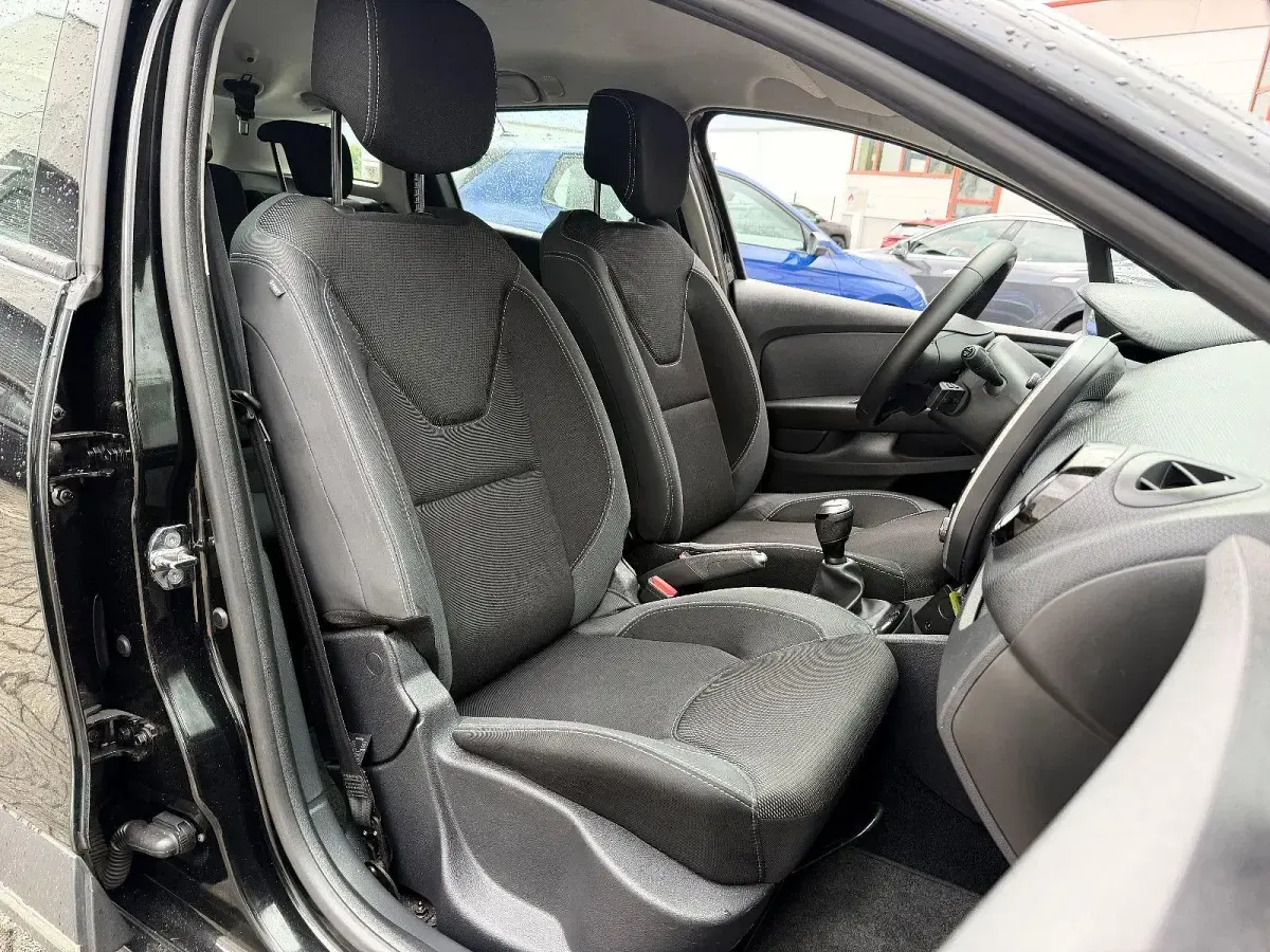 Gebraucht Renault Clio GrandTour Expression 90 PS (66 kW) 2019 Sternenschwarz Kombi