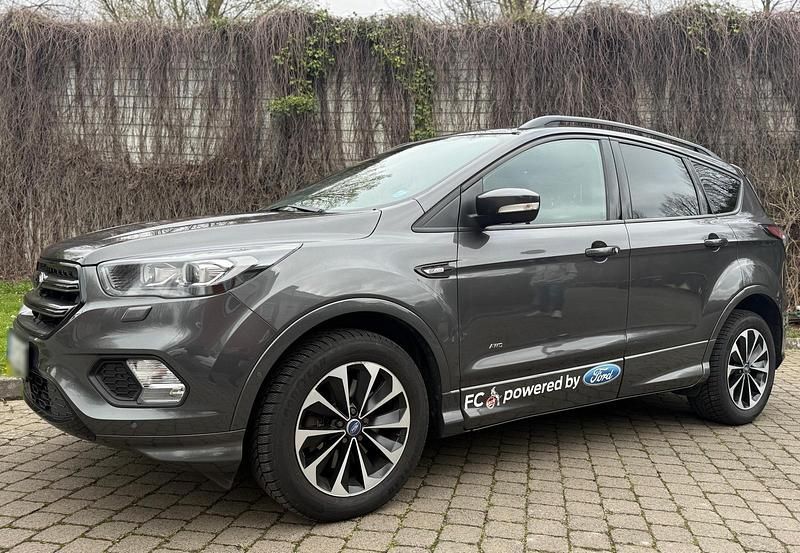 Gebraucht Ford Kuga ST 182 PS (133 kW) 2017 Grau SUV