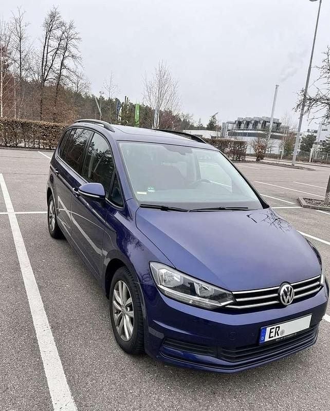 Gebraucht VW Touran Comfortline 150 PS (110 kW) 2019 Blau Van / Kleinbus