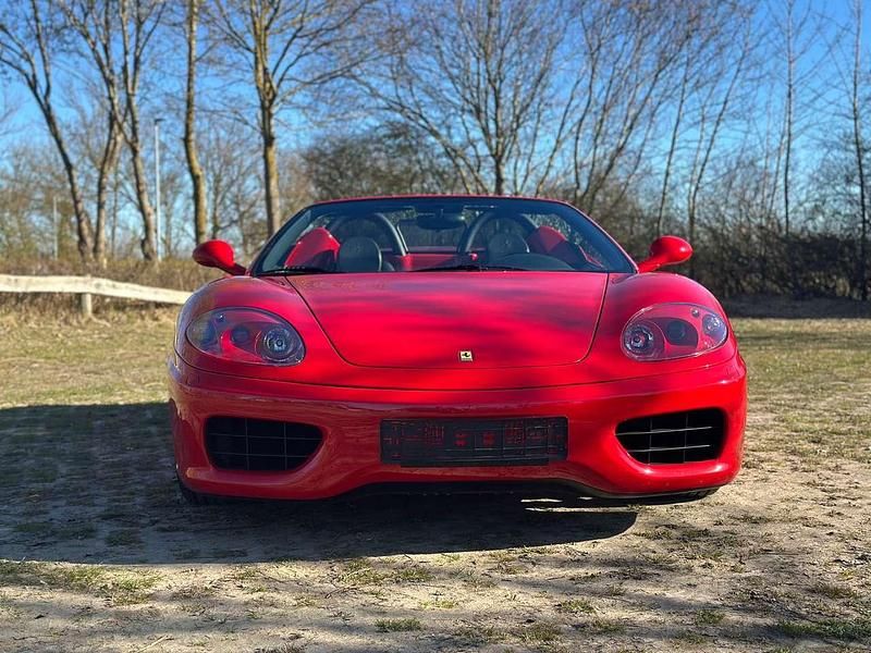 Second-hand Ferrari 360 400 CP (294 kW) 2004 Roșu Cabrio