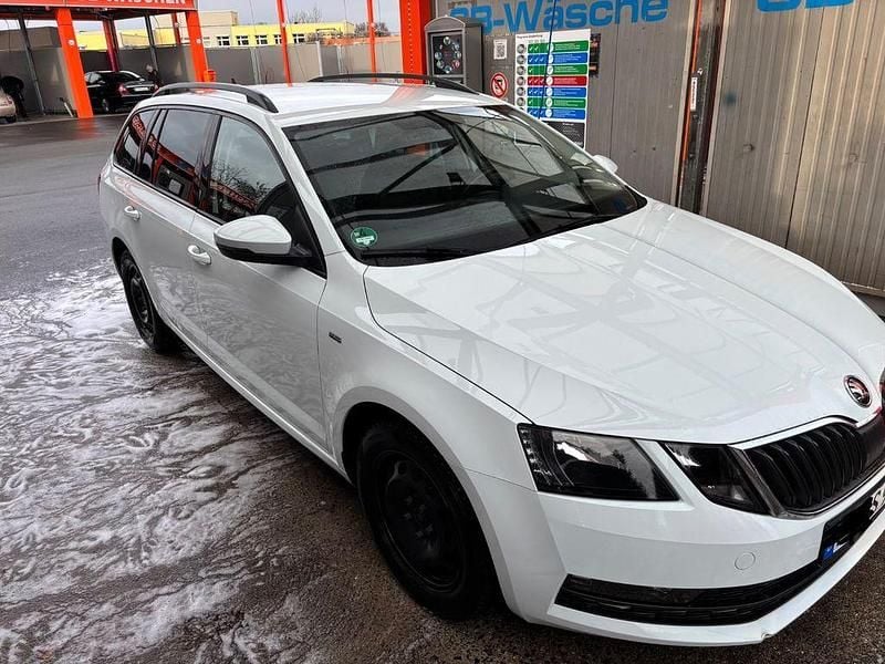 Gebraucht Skoda Octavia Clever 150 PS (110 kW) 2018 Weiß Kombi