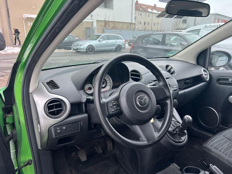 Gebraucht Mazda 2 75 PS (55 kW) 2008 Grün Limousine