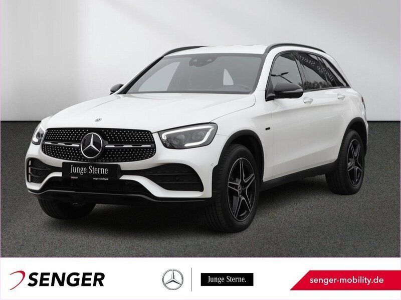 Weiß Gebraucht 2021 Mercedes GLC300e AMG SUV | 38.730 € (Teuer) - Bild 1/4