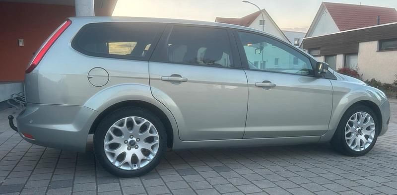 Gebraucht Ford Focus 100 PS (73 kW) 2009 Andere farben Kombi