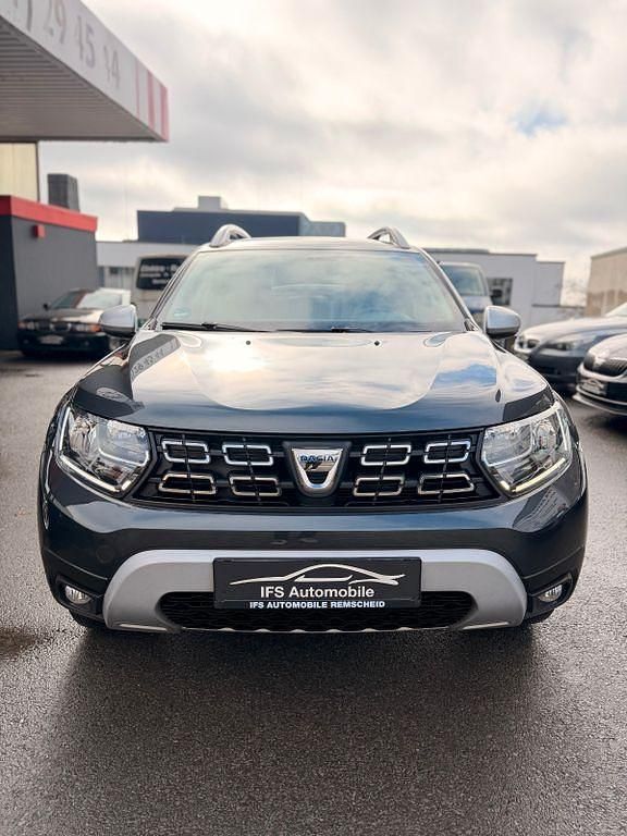 Gebraucht Dacia Duster Comfort 114 PS (83 kW) 2019 Grau SUV