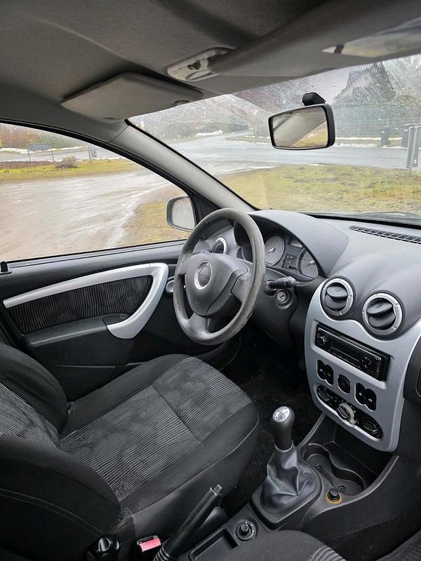 Gebraucht Dacia Sandero 75 PS (55 kW) 2009 Grau Kleinwagen