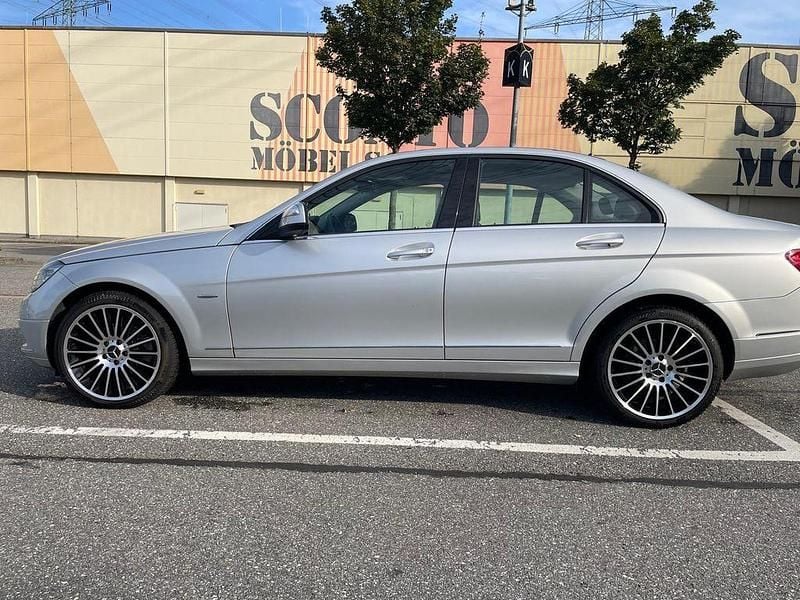 Silber Gebraucht 2007 Mercedes C180 Avantgarde Limousine | 5.950 € (Guter Preis) - Bild 1/4