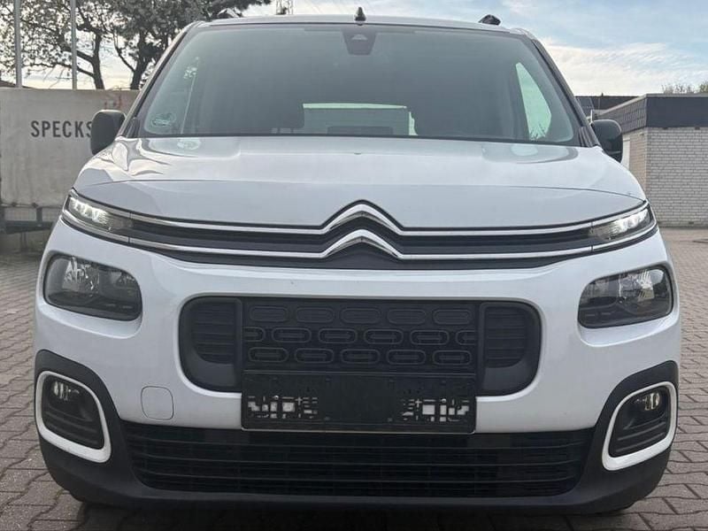 Second-hand Citroën Berlingo Feel 131 CP (96 kW) 2022 Alb Monovolum