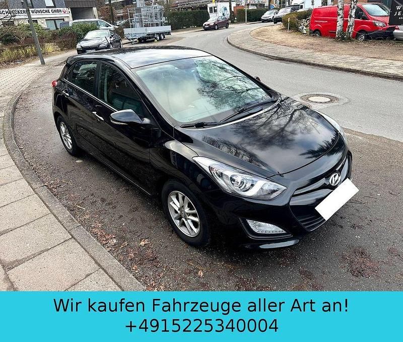 Gebraucht Hyundai i30 Trend 135 PS (99 kW) 2012 Schwarz Limousine