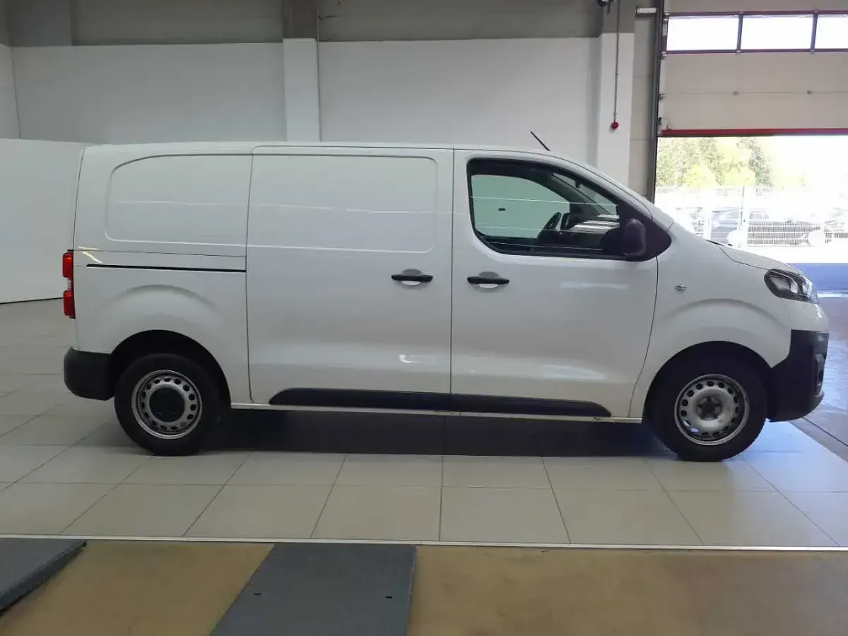 Gebraucht Opel Vivaro Edition 122 PS (89 kW) 2020 Jade weiß Van / Kleinbus