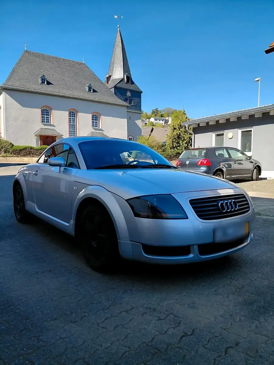 Second-hand Audi TT S-Line 180 CP (132 kW) 2000 Argintiu Coupe