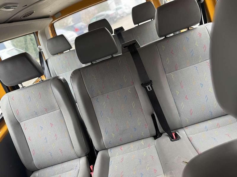 Gebraucht VW Multivan 131 PS (96 kW) 2009 Orange Van