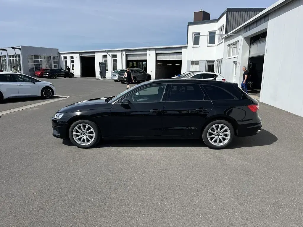 Gebraucht Audi A4 150 PS (110 kW) 2022 Schwarz Kombi