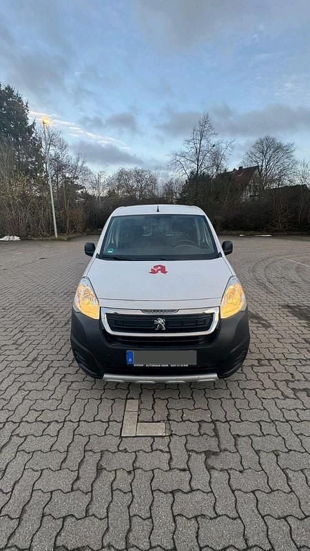 Gebraucht Peugeot Partner 75 PS (55 kW) 2017 Weiß Van / Kleinbus