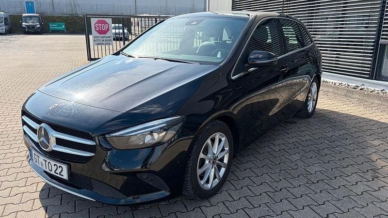 Gebraucht Mercedes B180 116 PS (85 kW) 2019 Schwarz Van / Kleinbus